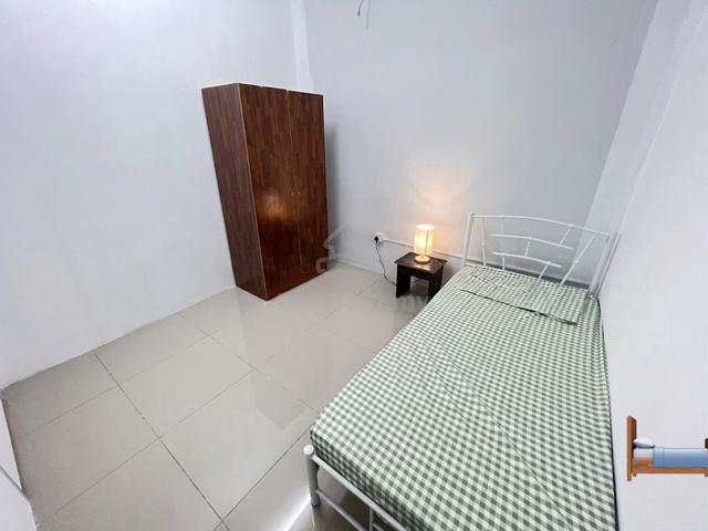Rm0 Deposit.Bilik Utk Lelaki.Rumah teres.Fully Furniture 1