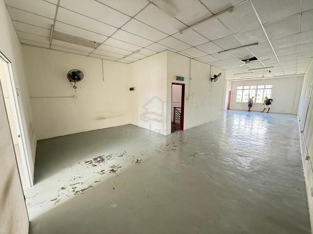 Sierra perdana 4 Masai 3 storey shop facing main road freehold 1