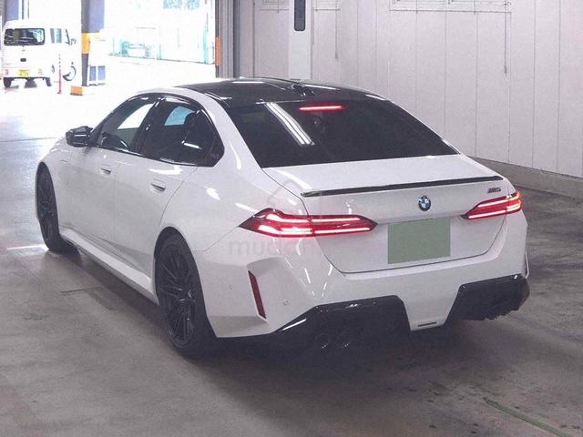 2025 BMW M5 4.4L Vo Biturbo - 3