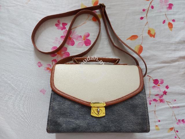 tiny sling bag