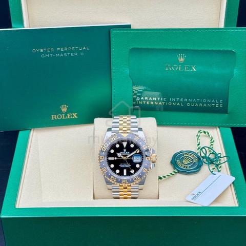 Rolex GMT-Master ll Guinness 126713GRNR - photo 3 of 6