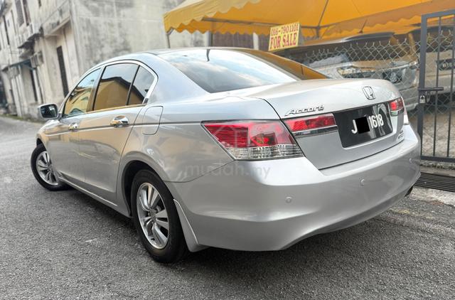2011 Honda ACCORD 2.0 VTi-L FuSpec/F.Loan/Leather - 2