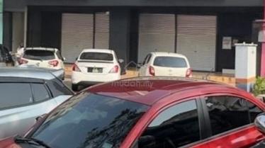 2 Adjoining Ground Floor lots available for rent in Dataran Sunway 1