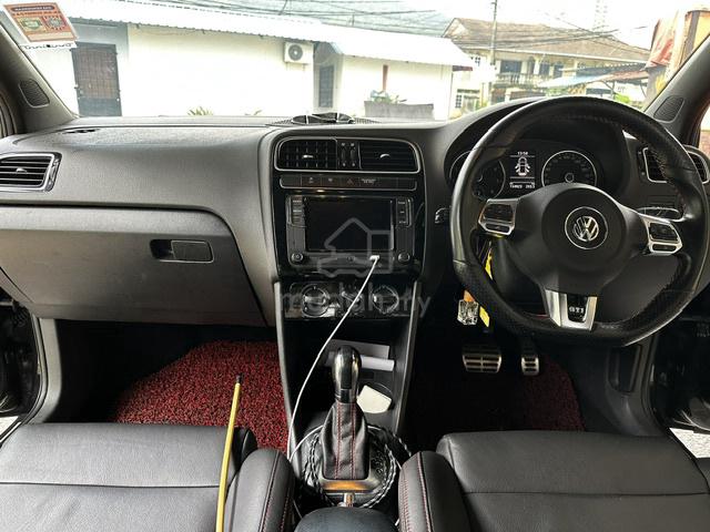 Volkswagen POLO 1.4 GTi TSI (CBU) (A) Direct Owner - 5