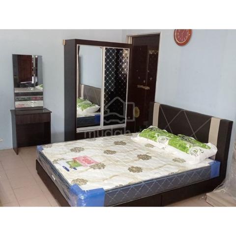 BILIK Single Perempuan Master Toilet DI SILK RESIDENCE bas stop parkin 1