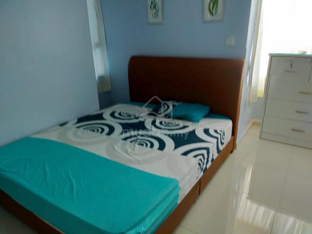 University Place (Plaza Ivory) 1