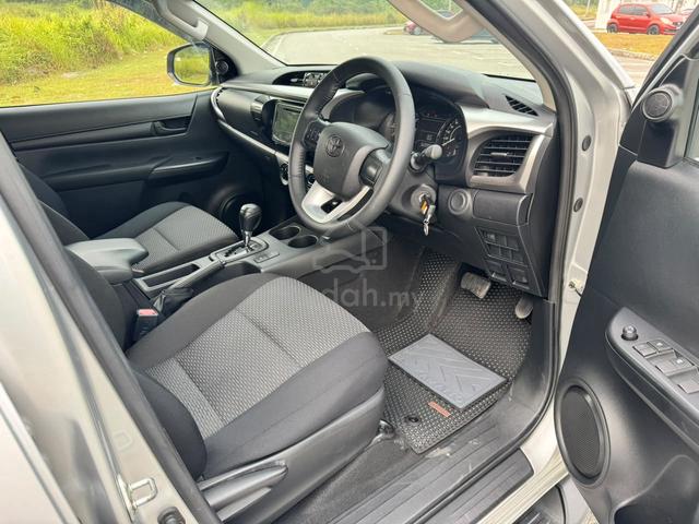 2022 Toyota HILUX 2.4 E NEW Facelift 4x4 Low Mil - 3