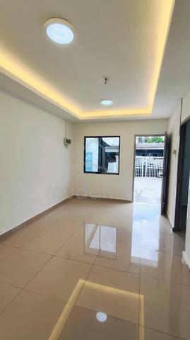Renovated Low Cost Single Storey House @ Tmn Ungku Tun Aminah For Sale 1
