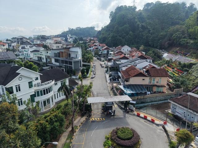 Desa ParkCity Fully Renovated 3 Storey Corner Bungalow For Sale 1
