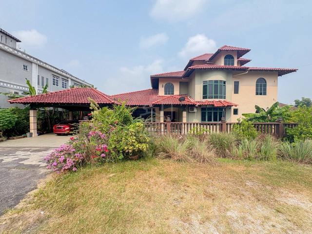 2.5 Storey Bungalow Dato Abu Bakar Baginda Bangi 1