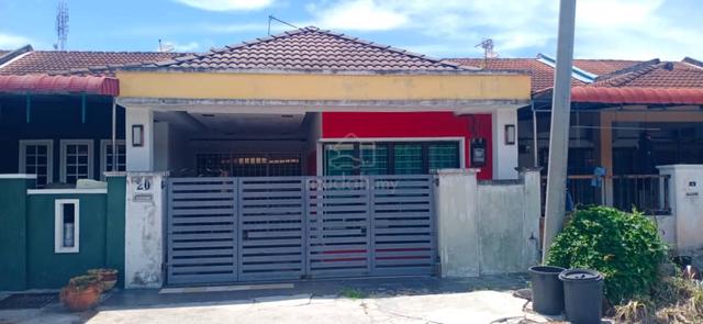 Taman Bayu, teres setingkat, Sungai Besar 1