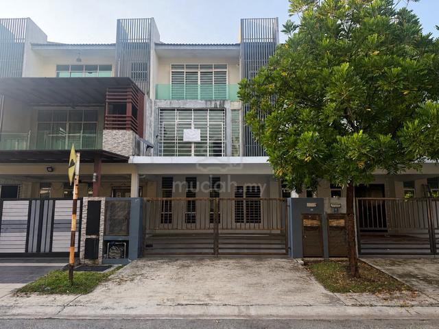 3 Storey Terrace @ Bangi Avenue 3 For Sale 1