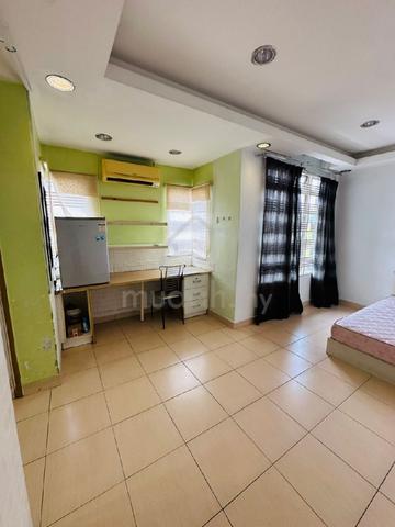 Room attached bath near ioi city mall cyberjaya at Pulau Meranti 1