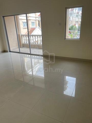 Bandar Sri Permaisuri Sommerset Close 4 Bedrooms Townhouse for Rent 2