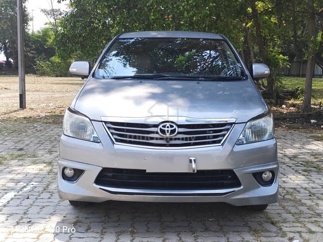 2011 Toyota Innova 2.0G - 2