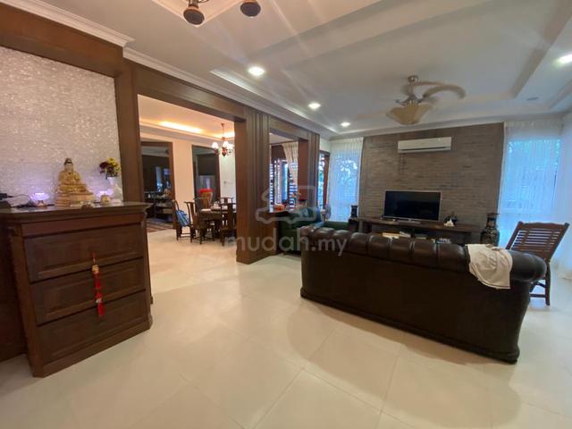 2.5 Storey Semi D Corner Fully Renovated Furnished at Tanjung Bungah 1