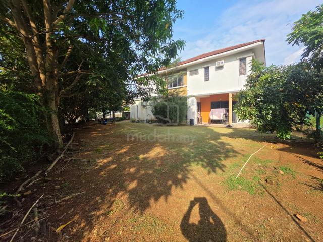 Semid corner lot double storey kotasas (tanah luas) 1