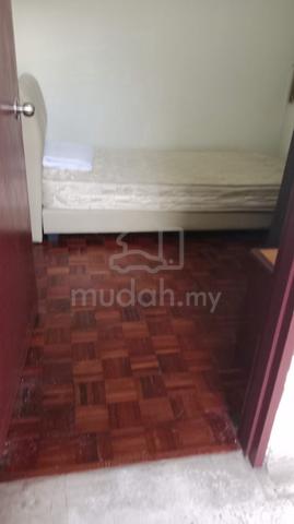 Small Room at SS4D/5 Kelana Jaya - 1 person onlty 1