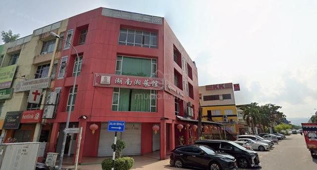 ROI 5% Freehold 3 Storey Adjoining Shop lot Bandar Mahkota Cheras 1