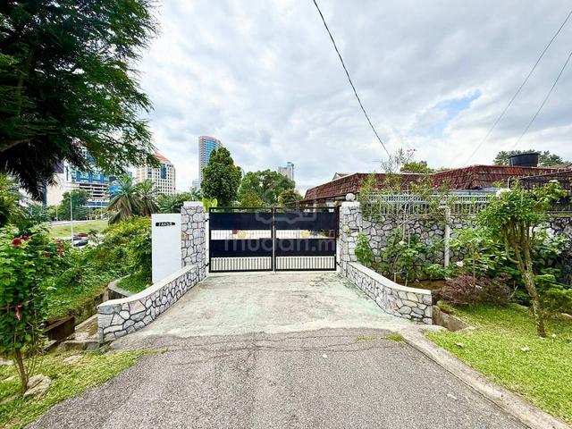 EXCLUSIVE Single Storey Bungalow Seksyen 11 Petaling Jaya Huge Land 1