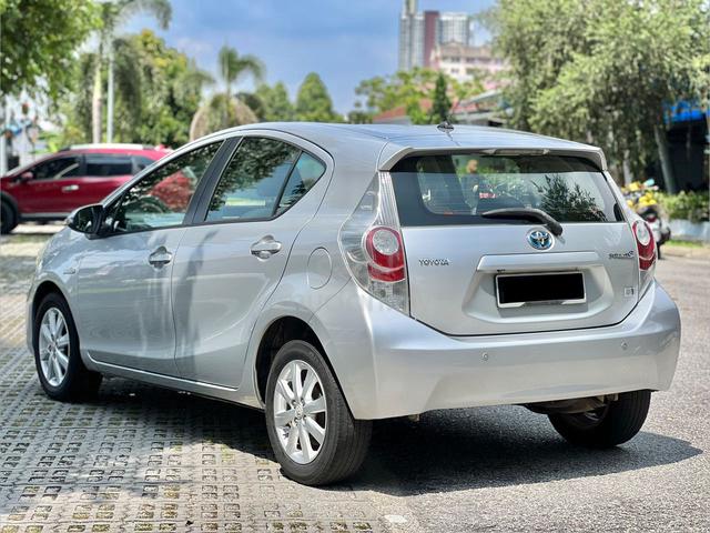 2013 Toyota PRIUS C 1.5 (HYBRID) (A) ORI PAINT&KM - 3