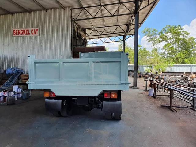 2026 Isuzu FRR90 Steel Tipper Truck 7,500kg - photo 3 of 6