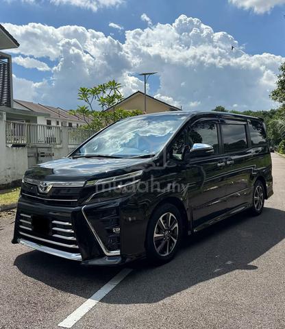 2021 Toyota VOXY 2.0 ZS KIRAMEKI III (A) - 2