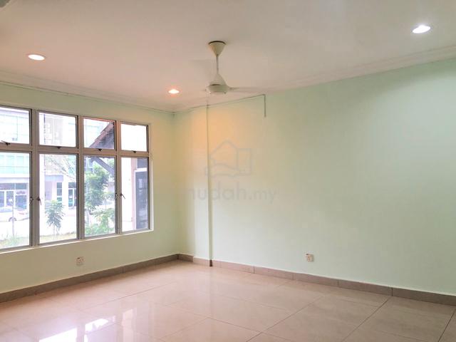 Landed room with Private Toilet (Prefer Chinese) 2