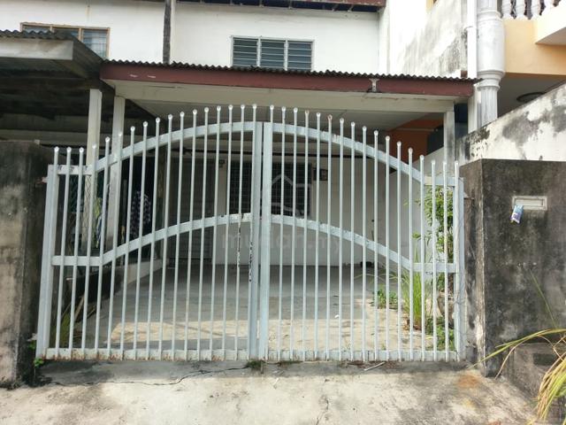 Taman Bukit Serdang, 2 Storey Terrace House, Seri Kembangan 1