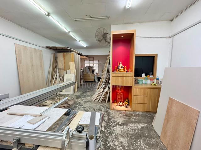 Ehsan Jaya low cost single storey shop for sale 1