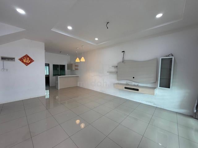 Good condition / 20x60 / Double Storey @ Lahat / Renovation / 4R 3B 1