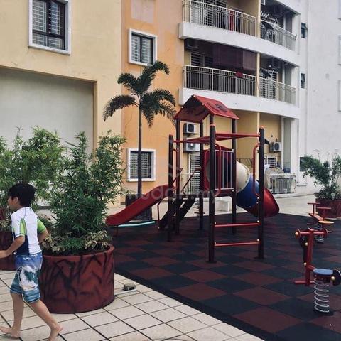Middle Room for Rent (March 2025) Paramount View Condo Petaling Jaya 1