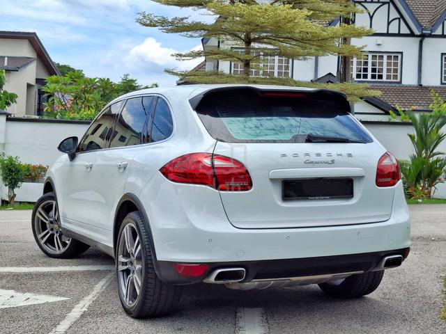 LOCAL Porsche Cayenne S 4.8 V8 CBU - 2