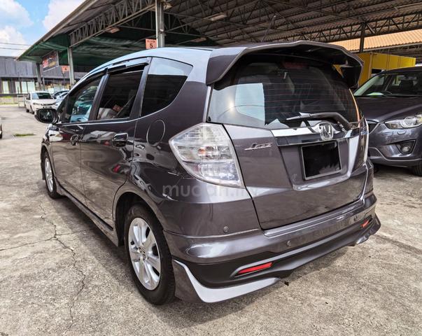 2014 Honda JAZZ 1.3 (HYBRID) FACELIFT (A) - 2