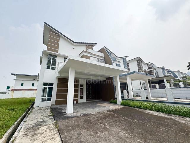 CORNER LOT HUGE LAND Semi D House Greenhill Residence U10 Shah Alam 1