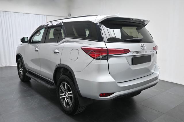 2016 Toyota FORTUNER 2.4 (A) 4X4 TIPTOP CONDITION - 4