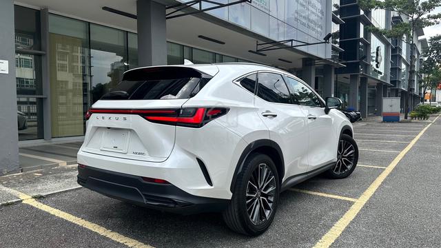Panoramic Roof 2023 Lexus NX250 VERSION L HUD LED - 2