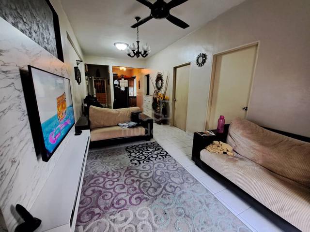 Plaza Sinar Apartment 1