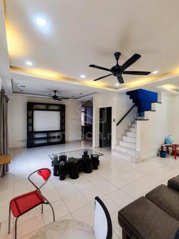 Bukit indah 18 Endlot Double Storey G&G Good Condition 1