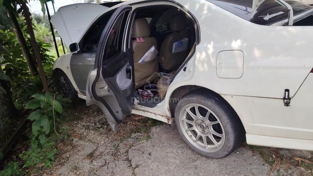 2001 Honda CIVIC 1.7 VTEC (A) - 3