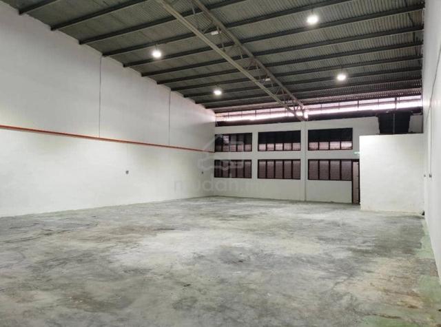 1.5-Storey Terrace Factory for Rent in Taman Johor Jaya | 1