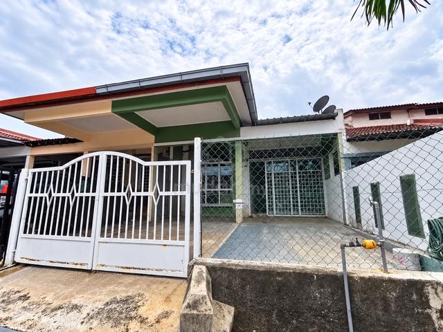 Rumah teres 1 tingkat untuk disewa di muzaffar Height ayer keruh 1