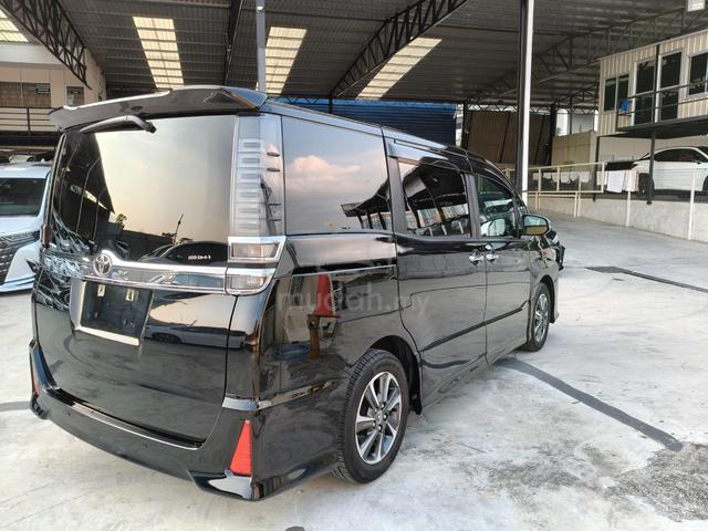 2020 Toyota VOXY 2.0 KIRAMEKI (A) - 3