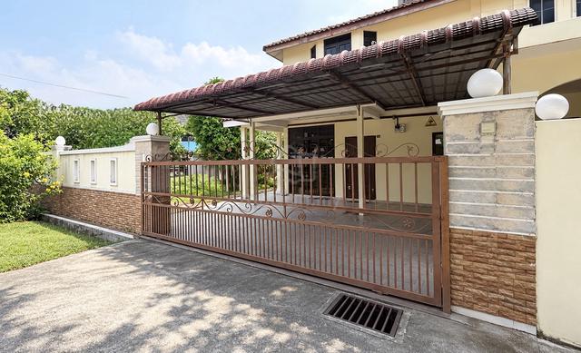Cheap Deal! Corner Lot 2-Storey Terrace House @ Taman Subang Perdana, 1