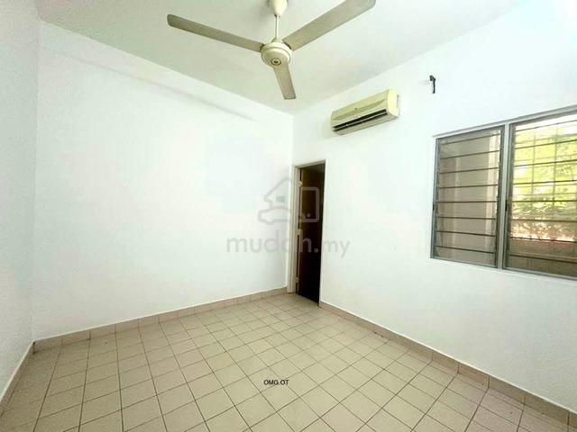 Bandar Botanic Klang - JENARIS  Double Storey Terrace House 1
