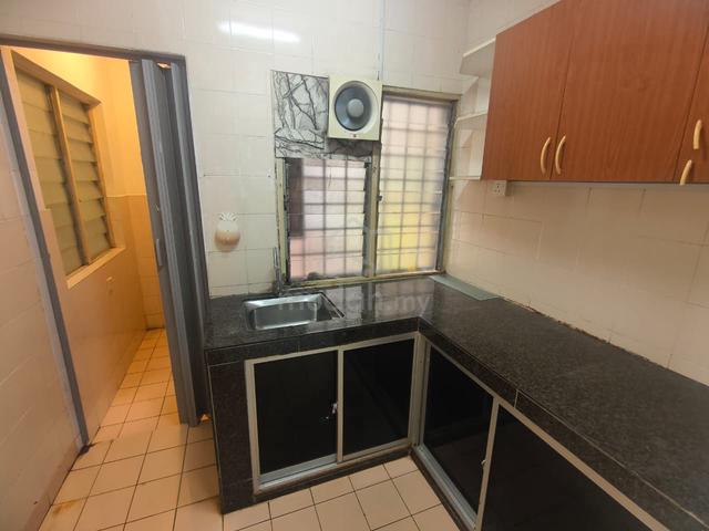 Apartment Idaman 1