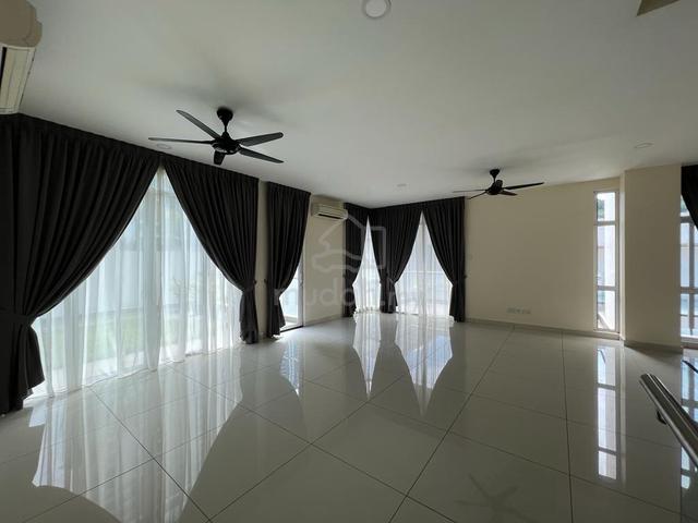 [ CORNER / PARTLY FURNISHED ] Saville @ The Park Villa House For Rent 1