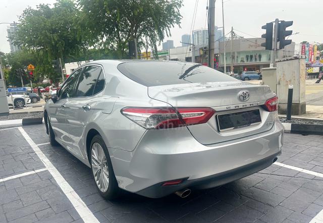 2020 Toyota CAMRY 2.5 V Silver metallic - 4