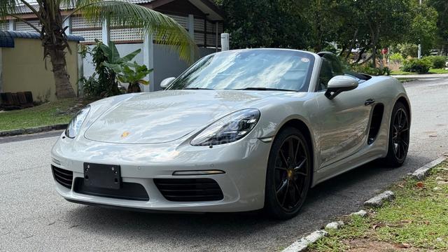 Crayon JPN 2022 Porsche BOXSTER 718 2.0 - 4