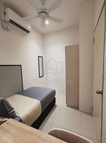 (Room Rental) Premium Room | Female |500m to MRT | Wifi | Kepong 2